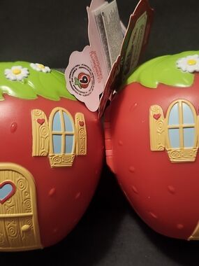Strawberry Playhouse Surprise Toy - Red
